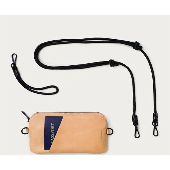 New Moments Unisex Black Crossbody Wristlet Travel Bag Adjustable Strap - Picture 3 of 6